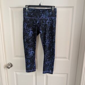 Lululemon Blue and Black Capri Leggings size 6